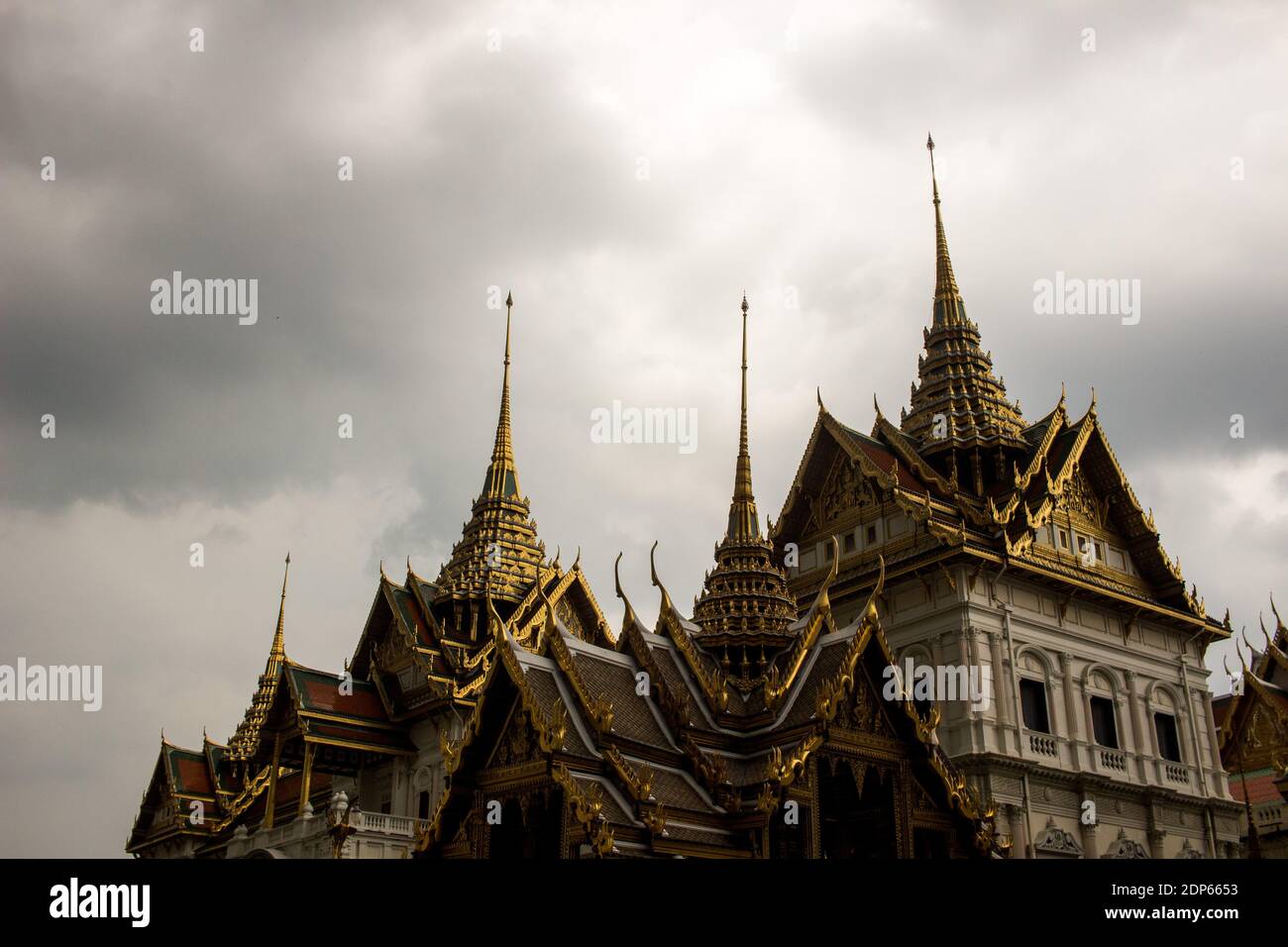 THA - PALAIS ROYAL DE BANGKOK Tourisme au Palais Royal de Bangkok. THA - ROYAL PALACE OF BANGKOK Tourism at the Royal Palace in Bangkok. Stock Photo