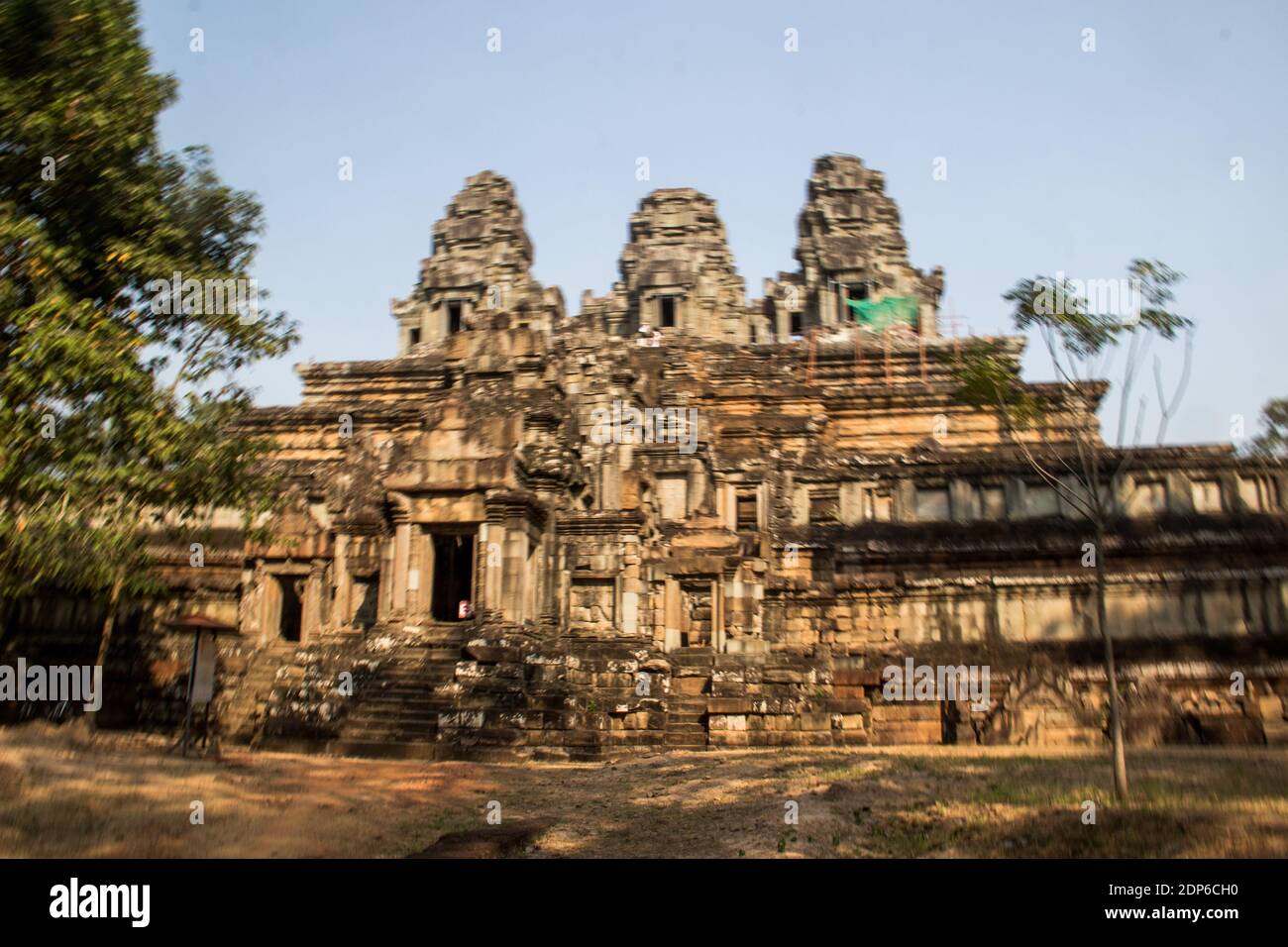 KHM - SOCIÉTÉ - TOURISME AUX TEMPLES DE ANGKOR Avant de devenir une attraction touristique, la cité d’Angkor fut la capitale de l’empire Khmer du IXèm Stock Photo