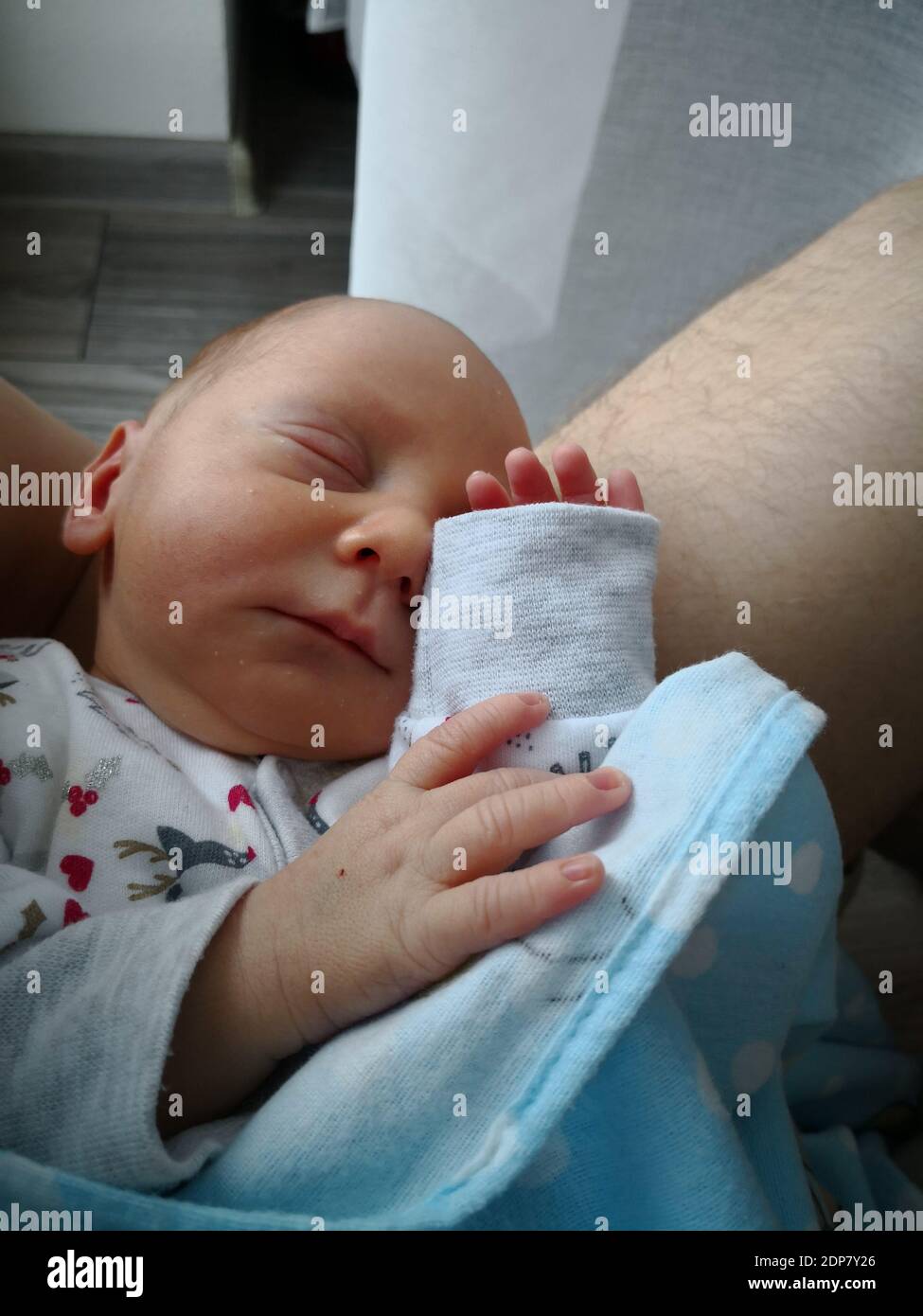 Baby blanket lap hires stock photography and images Alamy