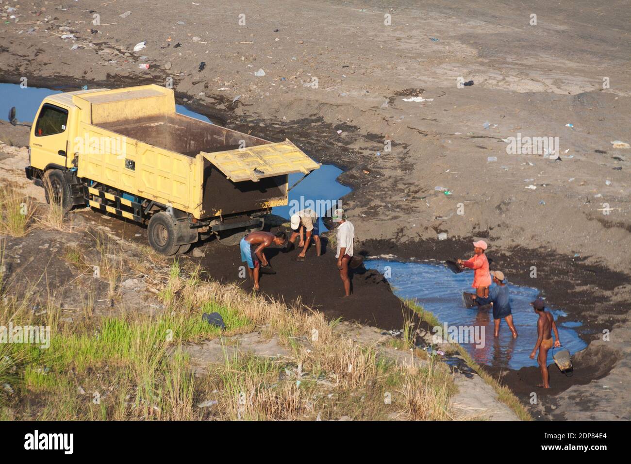 Sand mining in the Sampean Baru river, Bondowoso district, East Java Stock Photo