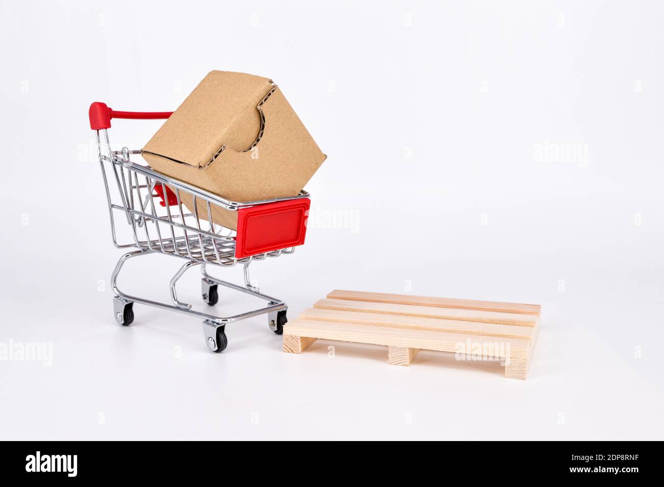Download Box On Pallet High Resolution Stock Photography And Images Alamy