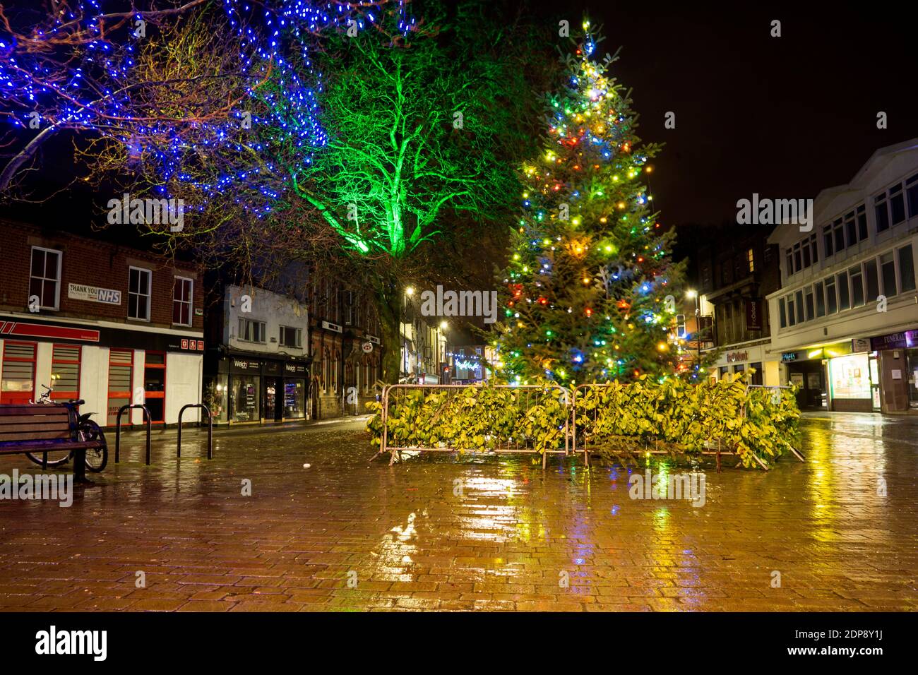 Long Eaton town center at night during Christmas Stock Photo Alamy