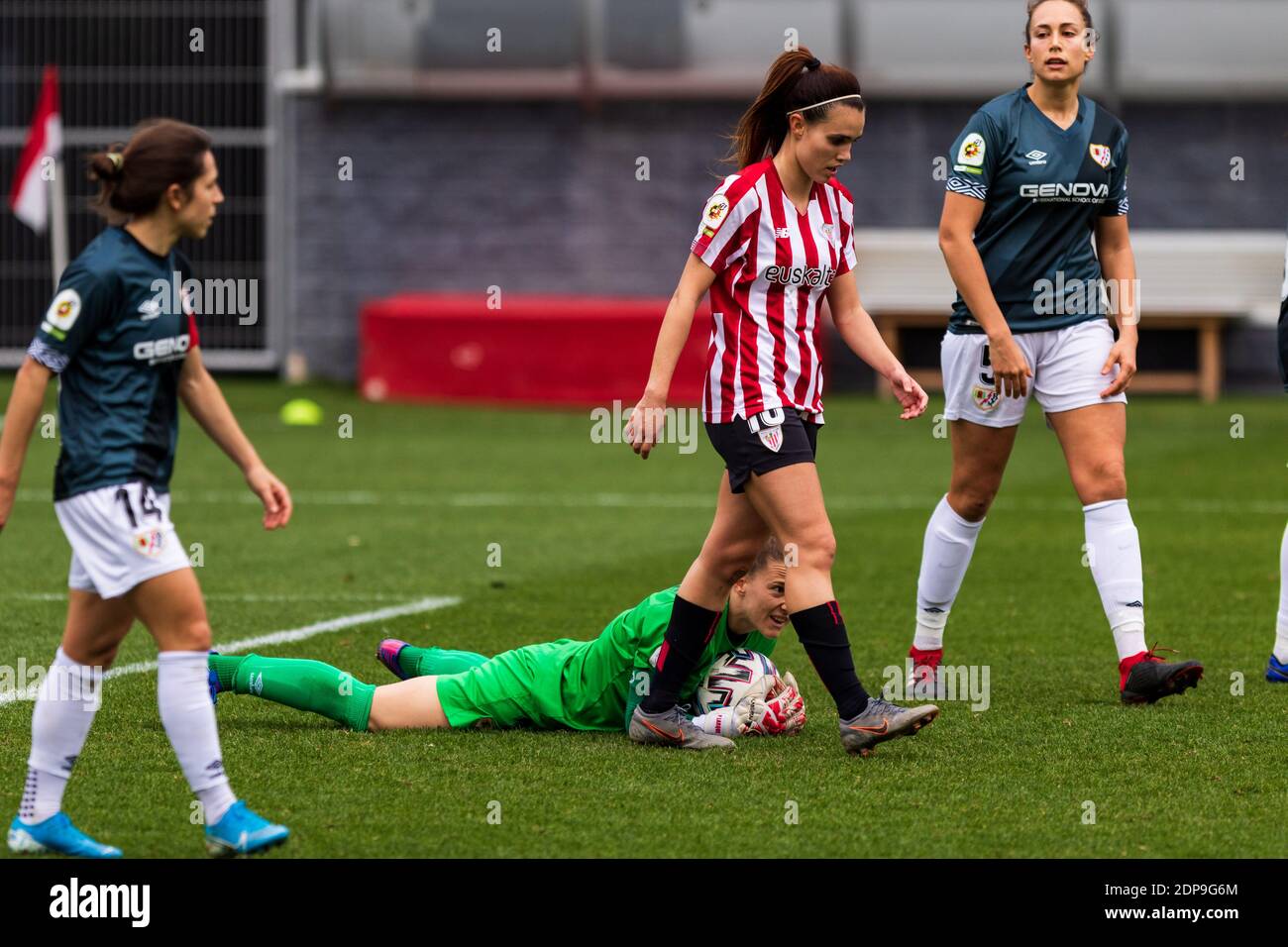 Bilbao, Basque Country, SPAIN. 19th Dec, 2020. PATRICIA LARQUE (1) Rayo Vallecano's goalkeeper, with the ball during the Liga Iberdrola game between Athletic Club Women's and Rayo Vallecano Women's at Lezama stadium. Credit: Edu Del Fresno/ZUMA Wire/Alamy Live News Stock Photo