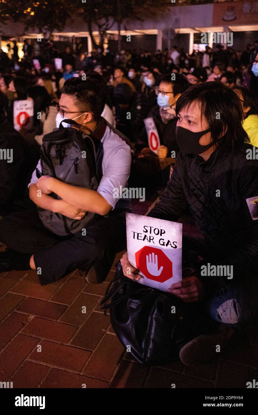 HONG KONG - PROTEST - RASSEMBLEMENT CONTRE LES TIRS DE GAZS LACRYMOGENE Rassemblement à Hong Kong contre les tirs de gazs lacrymogènes durant les mani Stock Photo