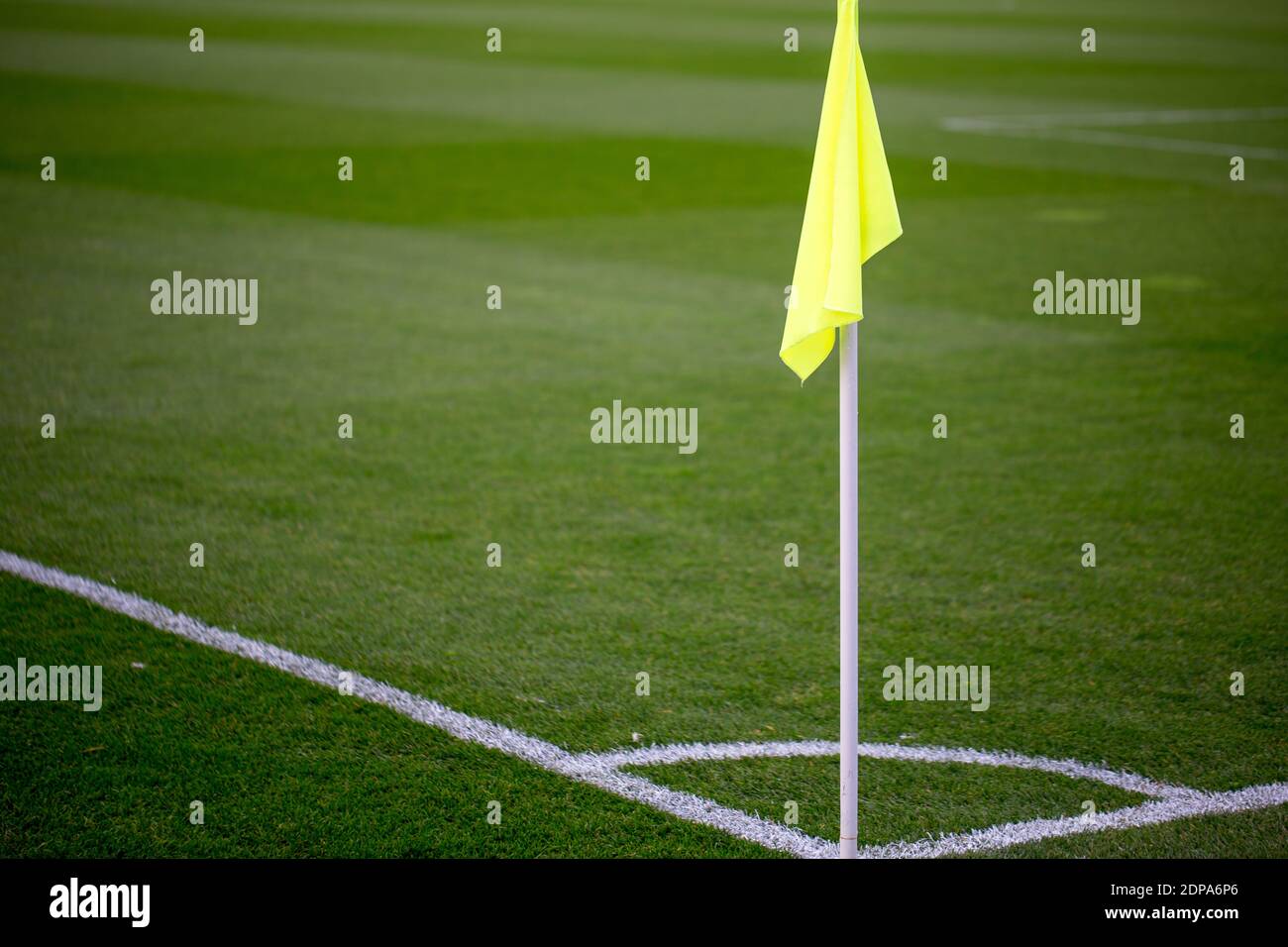 Yellow flag on a golf course hires stock photography and images Alamy