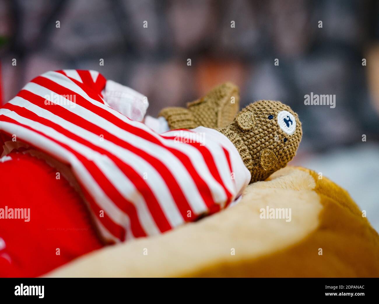 Baby wearing socks hires stock photography and images Alamy