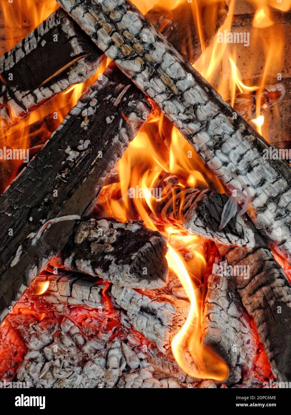 barbecue wood fire Stock Photo Alamy