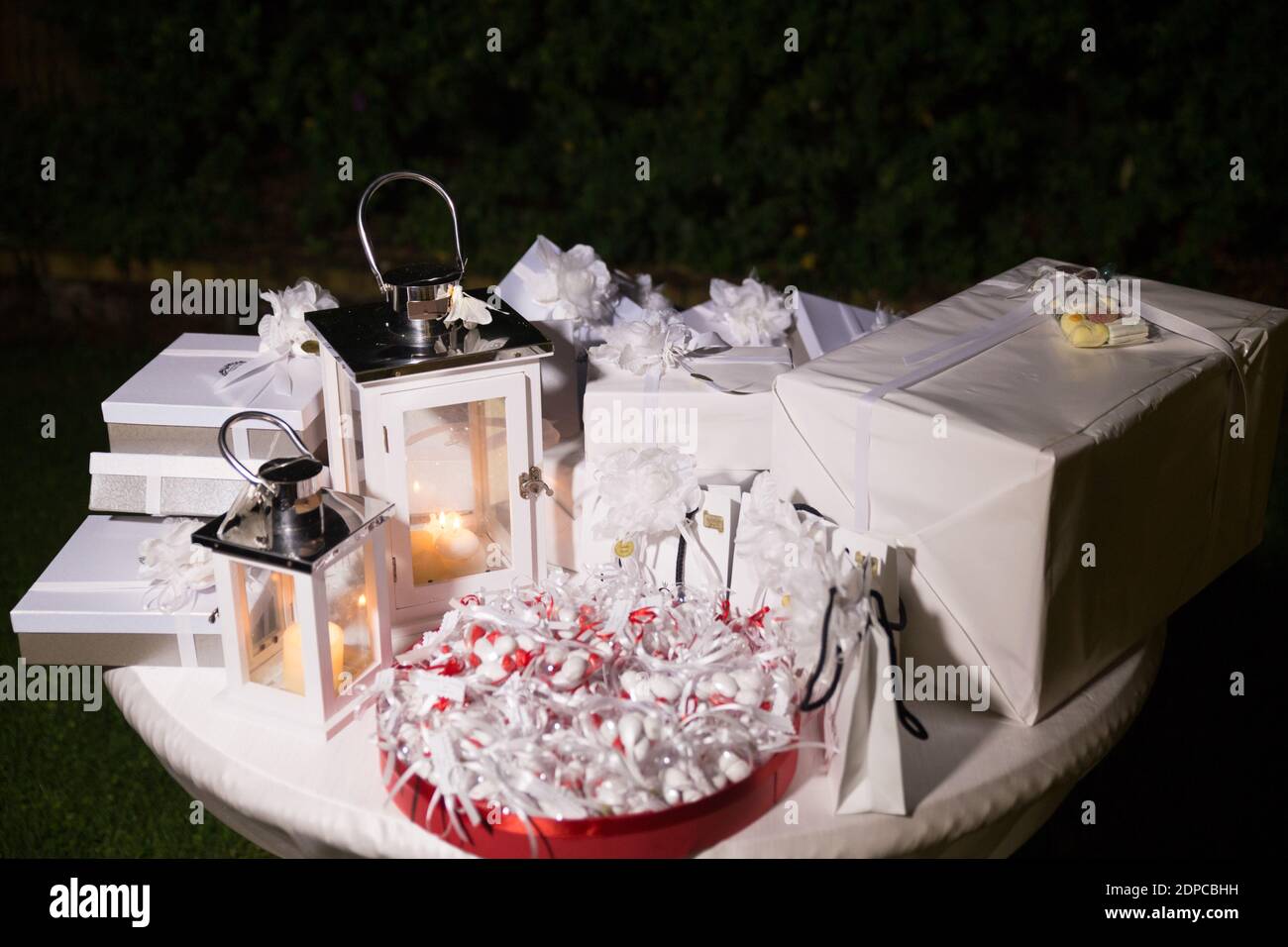 Wedding Presents High Resolution Stock Photography And Images Alamy