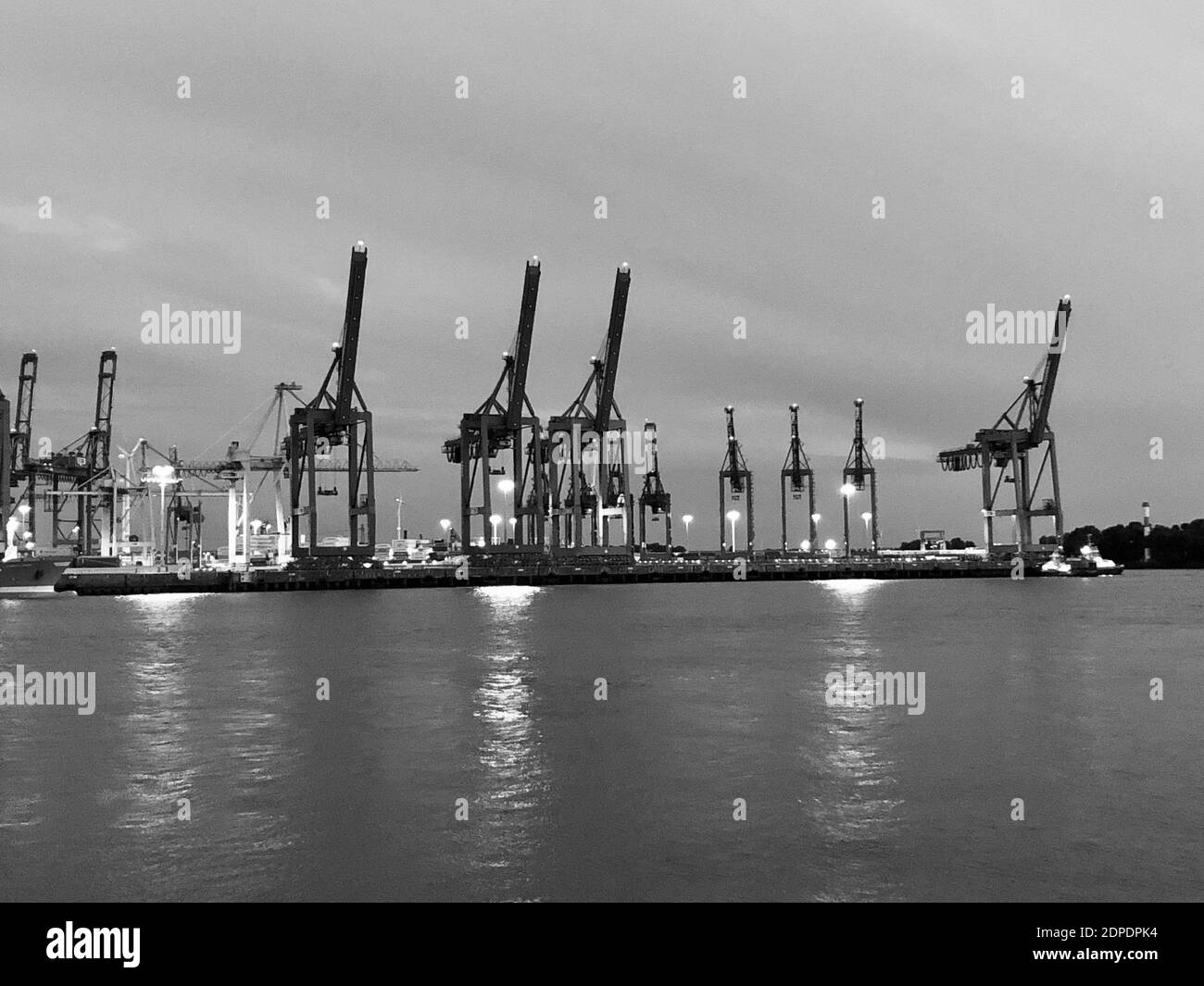 Harbor loading cranes Black and White Stock Photos & Images - Alamy