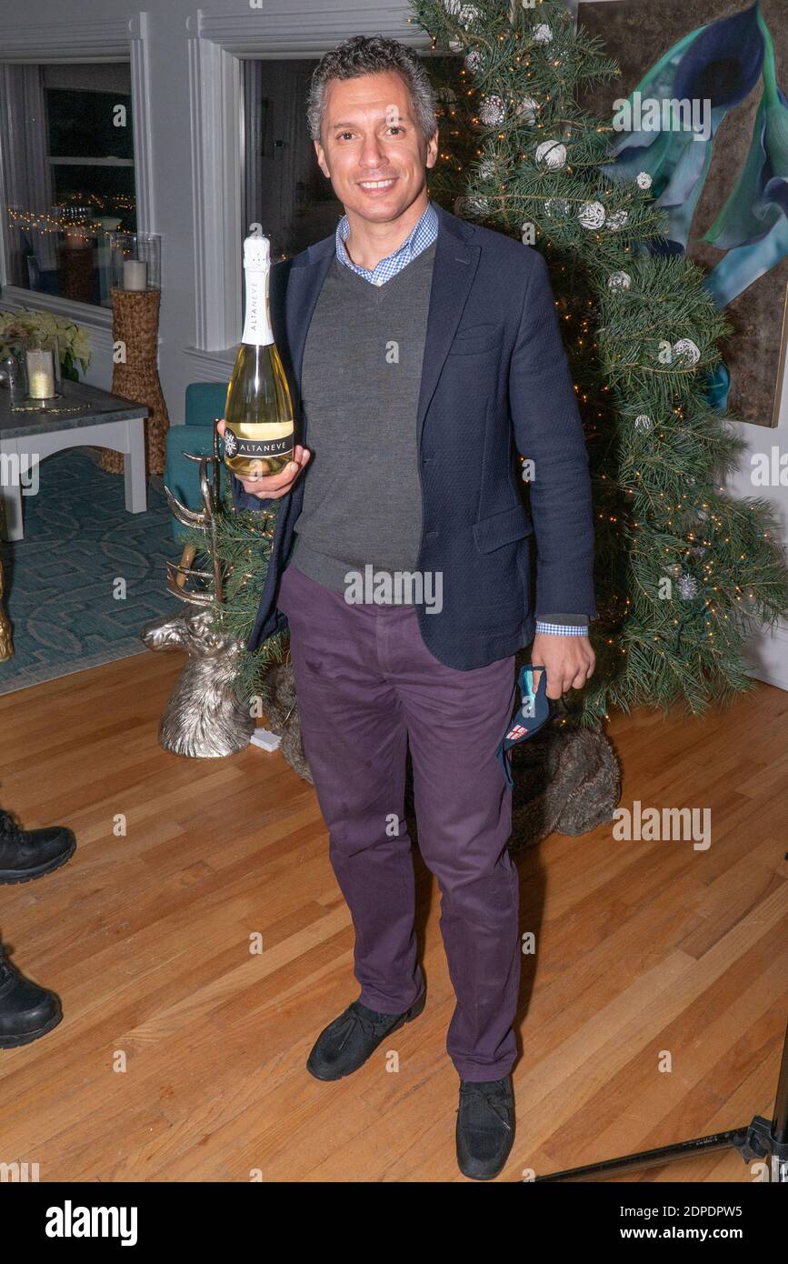 David Noto attends The Ryan Show with Luciana Pampalone present the Hamptons Holiday Hoedown benefitting Heart of the Hamptons at a private residence in Southampton, NY on December18, 2020. (Photo by David Warren /Sipa? USA) Credit: Sipa USA/Alamy Live News Stock Photo