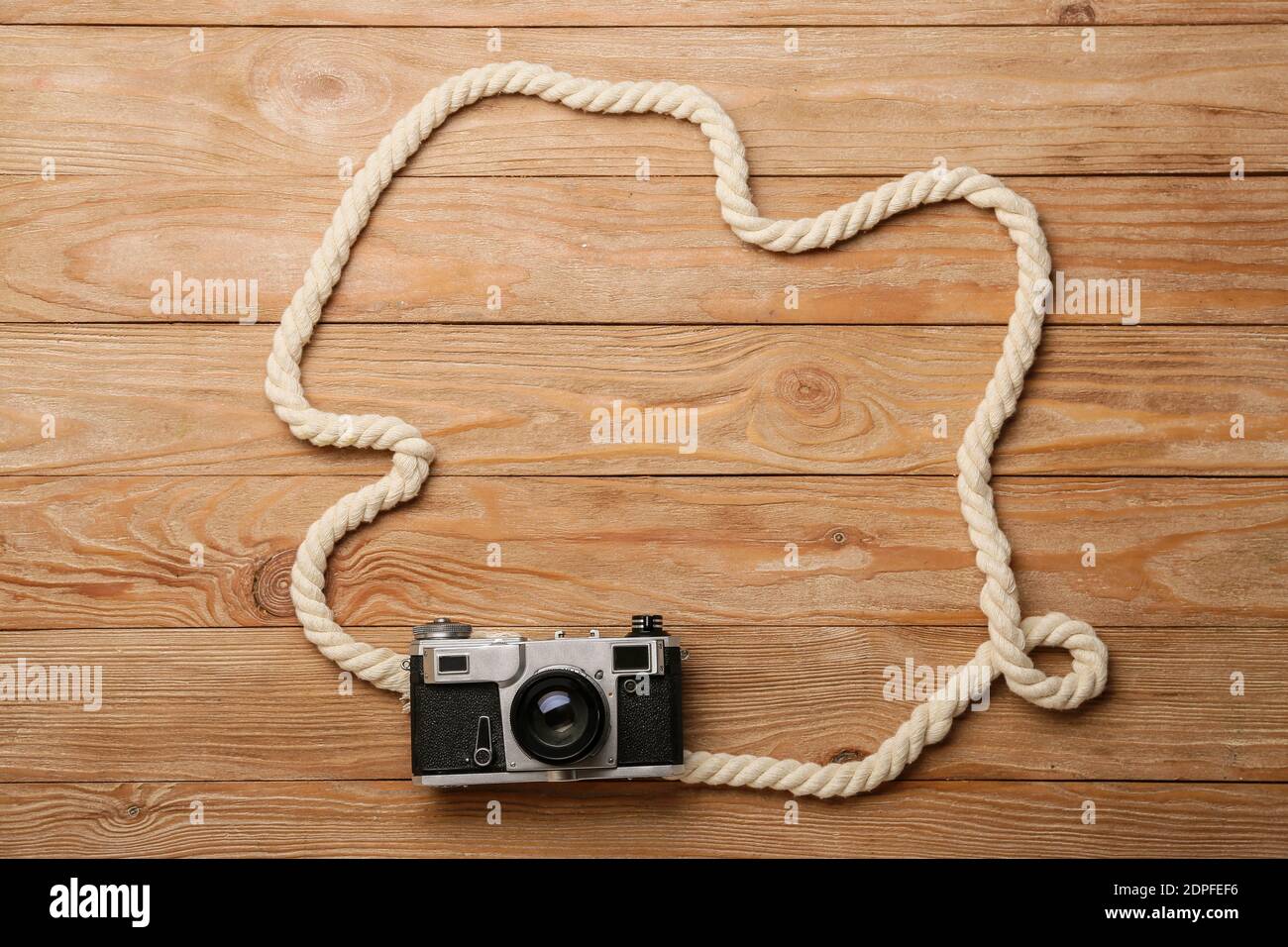 Frames Using Rope Frame made of rope and photo camera Stock Photo - Alamy
