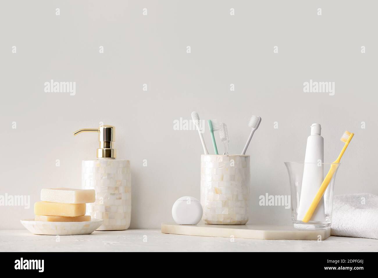 Dental floss holders hi-res stock photography and images - Alamy