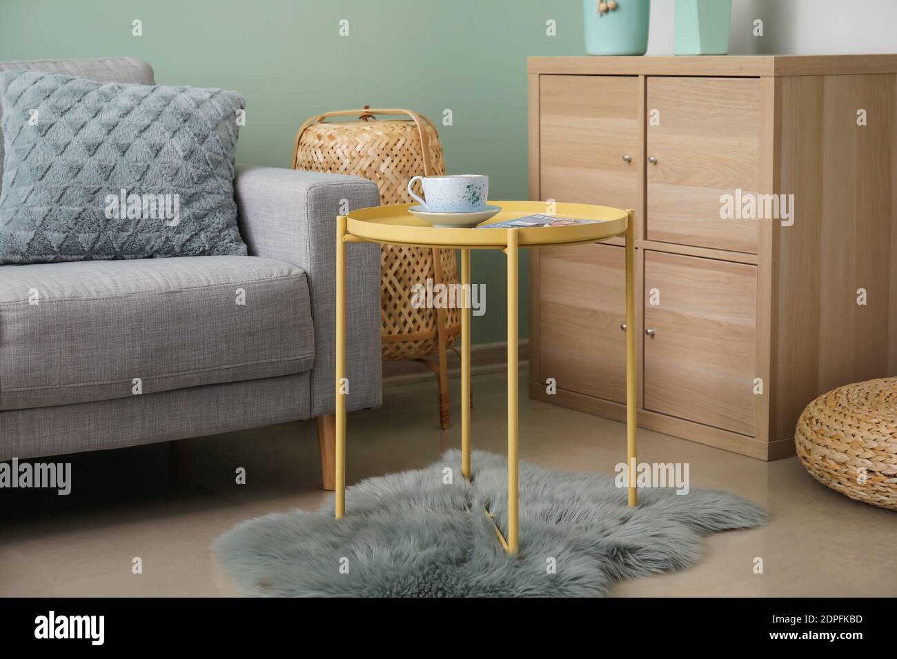 Stylish interior of modern living room Stock Photo - Alamy