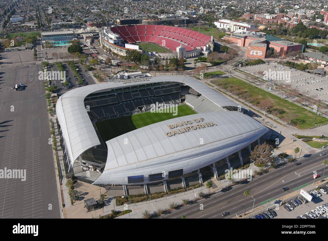 A general view of Banc of California Stadium and the Los Angeles Memorial Coliseum, Saturday, Dec. 19, 2020, in Los Angeles. The stadium is the home o Stock Photo
