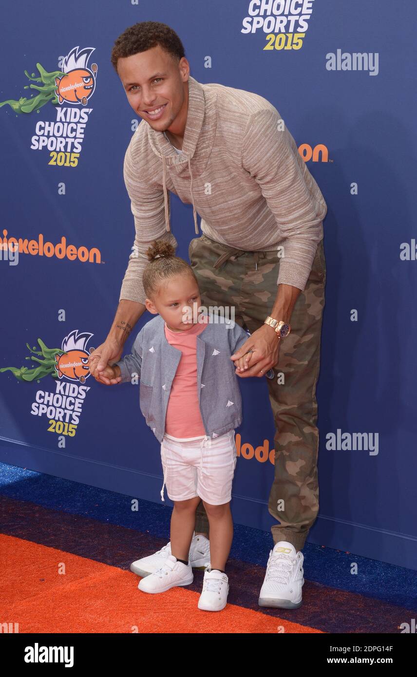 Stephen & Riley Curry Steal Show at Nick's Kids' Choice Sports Awards