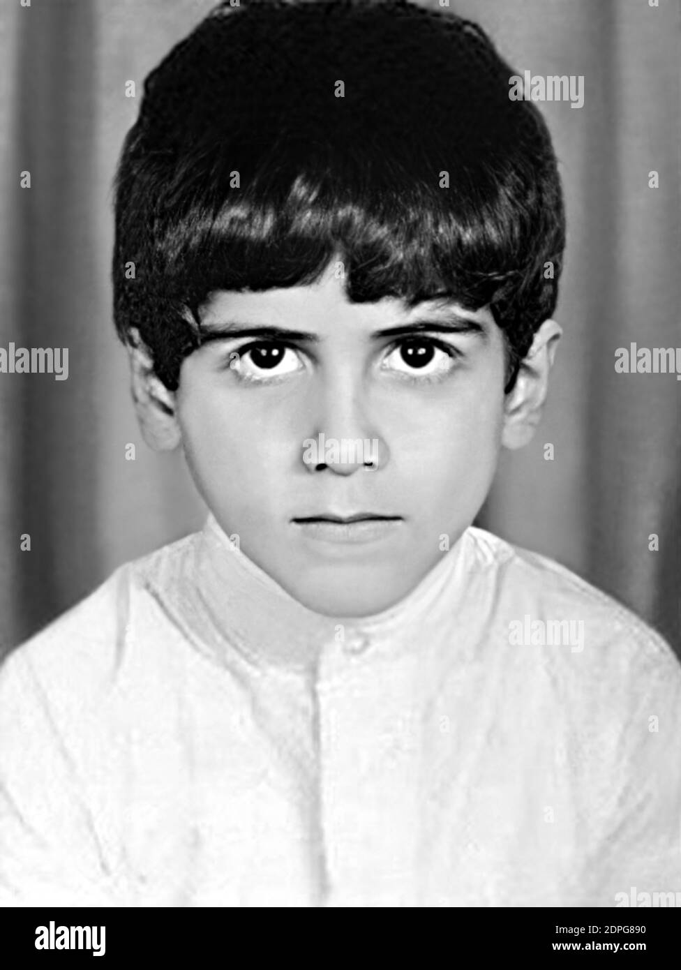 1966 ca , Riyad , SAUDI ARABIA : The islamic terrorist founder of al-Qaeda OSAMA BIN LADEN ( 1957 - 2011 ) aged 9 year - BIN LADIN - ARABIA SAUDITA - POLITICO -  personalità da giovane giovani - personality personalities when was young - child - children - bambino - bambini - infanzia - childhood - TERRORISMO ISLAMICO - TERRORISTA SAUDITA - FONDAMENTALISTA ISLAMICO SUNNITA - ISLAMIC FONDAMENTALIST -  ISLAM - criminale - criminal --- Archivio GBB Stock Photo
