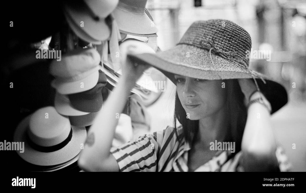 Black girl wearing cowboy hat hi-res stock photography and images - Alamy