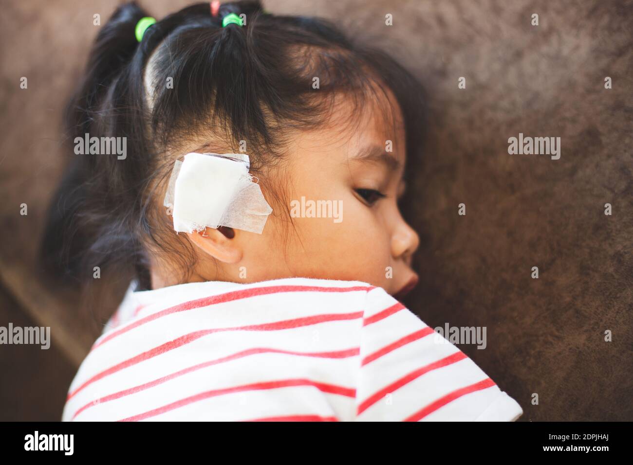 Bandage ear hires stock photography and images Alamy