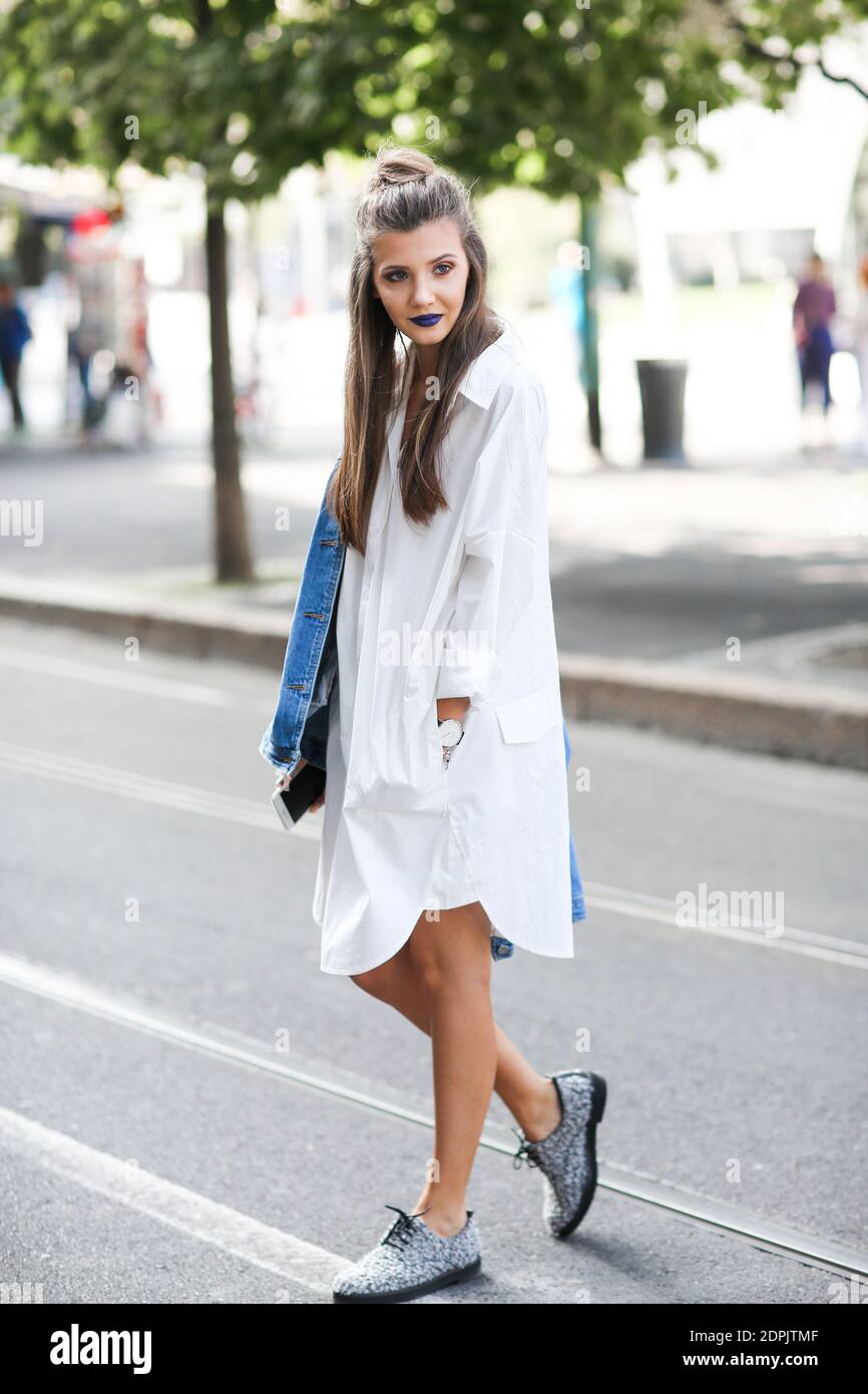 Street style, arriving at Jil Sander Spring Summer 2016 show held at Via  Luca Beltrami, in Milan, Italy, on September 26th, 2015. Photo by  Marie-Paola Bertrand-Hillion/ABACAPRESS.COM Stock Photo - Alamy