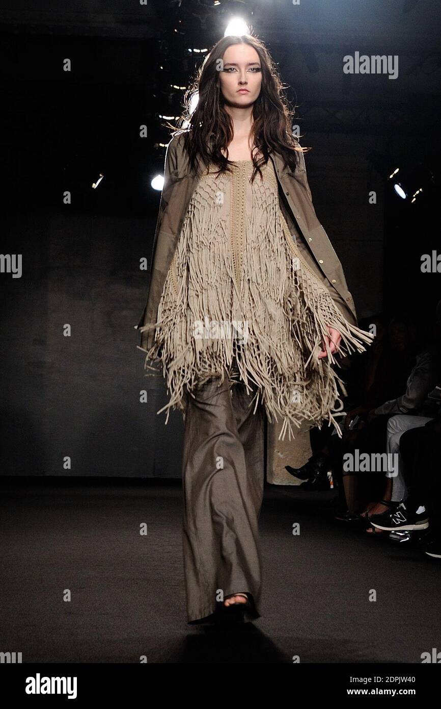 A Model Displays A Creation By Designer Atsuro Tayama For His Spring Summer 16 Women S Collection Presentation Held In Paris France On September 30 15 Photo By Aurore Marechal Abacapress Com Stock Photo Alamy A Model Displays A Creation By Designer Atsuro Tayama For His Spring Summer 16 Women S Collection Presentation Held In Paris France On September 30 15 Photo By Aurore Marechal Abacapress Com Stock Photo Alamy
