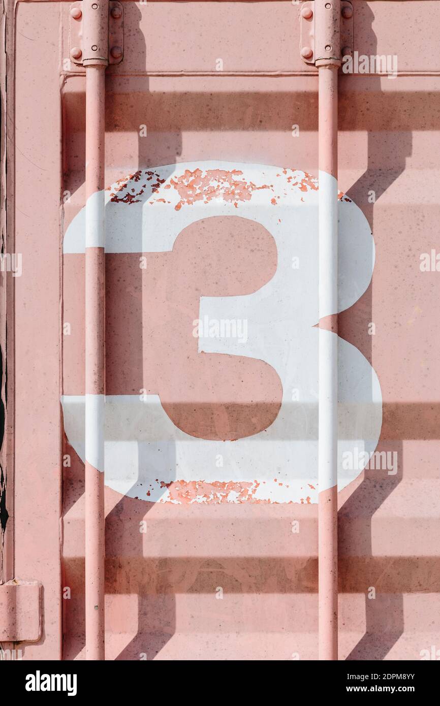 Shipping container graffiti hi-res stock photography and images - Alamy