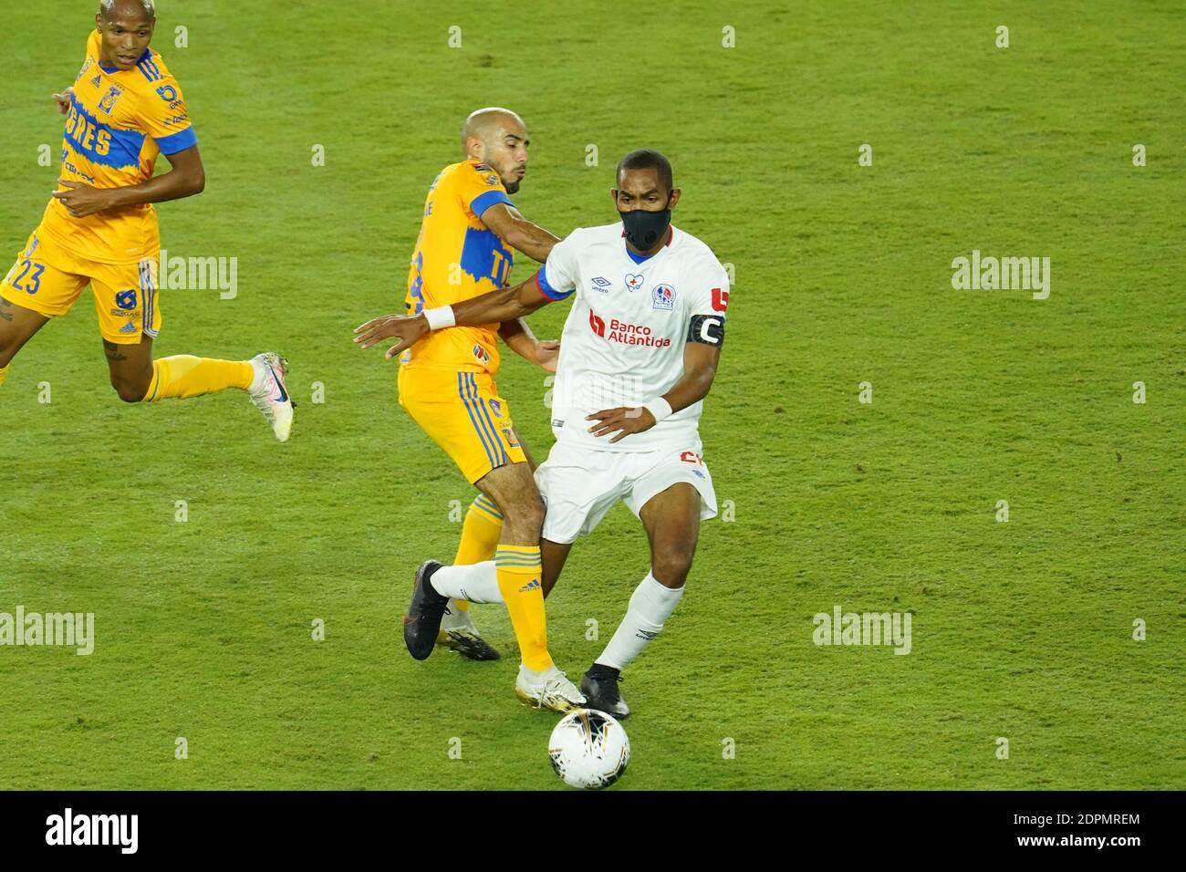 Orlando, Florida, USA Tigres UANL and CD Olimpia players fight for the ball during the CONCACAF Semi Final. (Photo Credit: Marty Jean-Louis/Alamy Live News Stock Photo