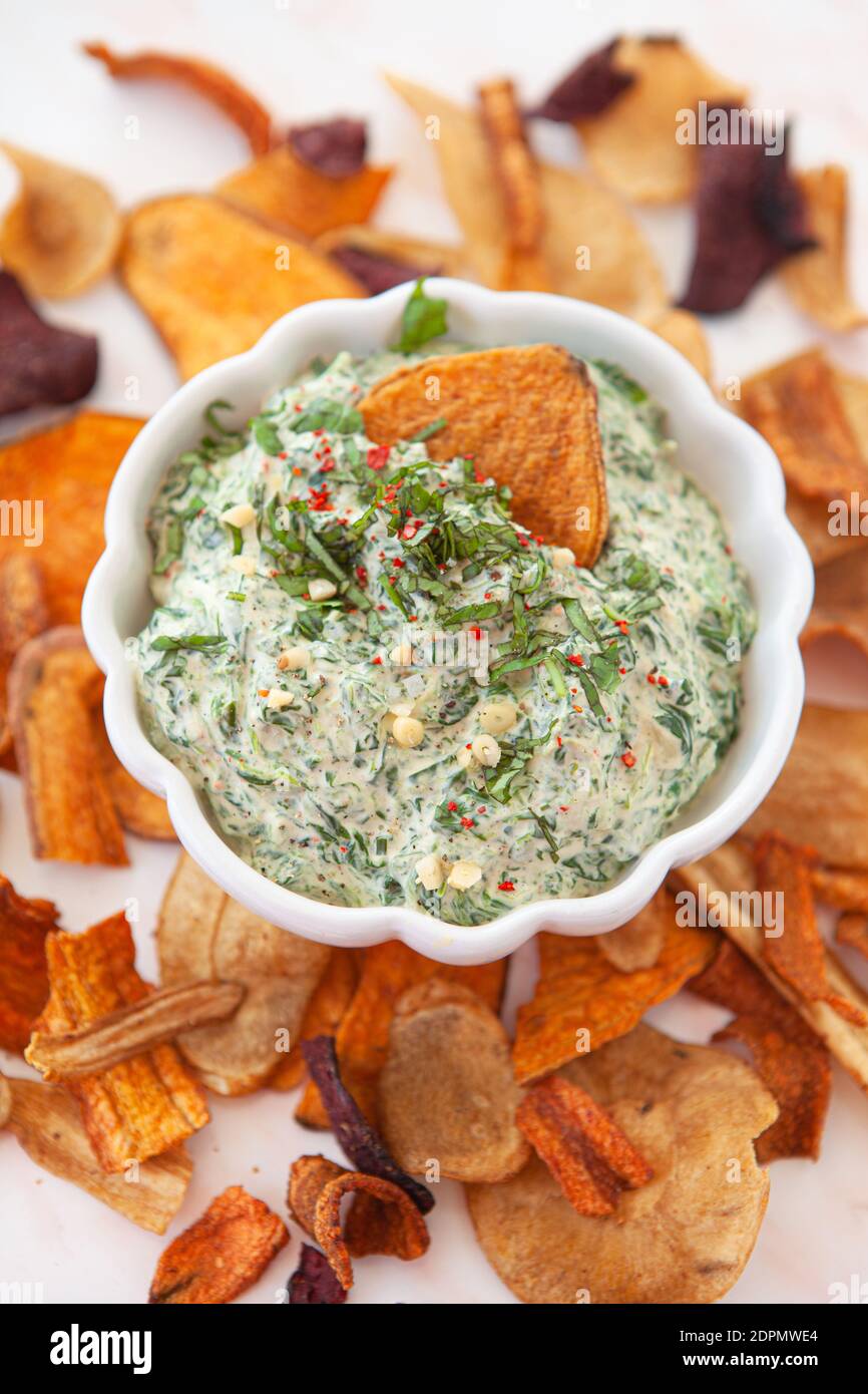 Spinat chips hires stock photography and images Alamy