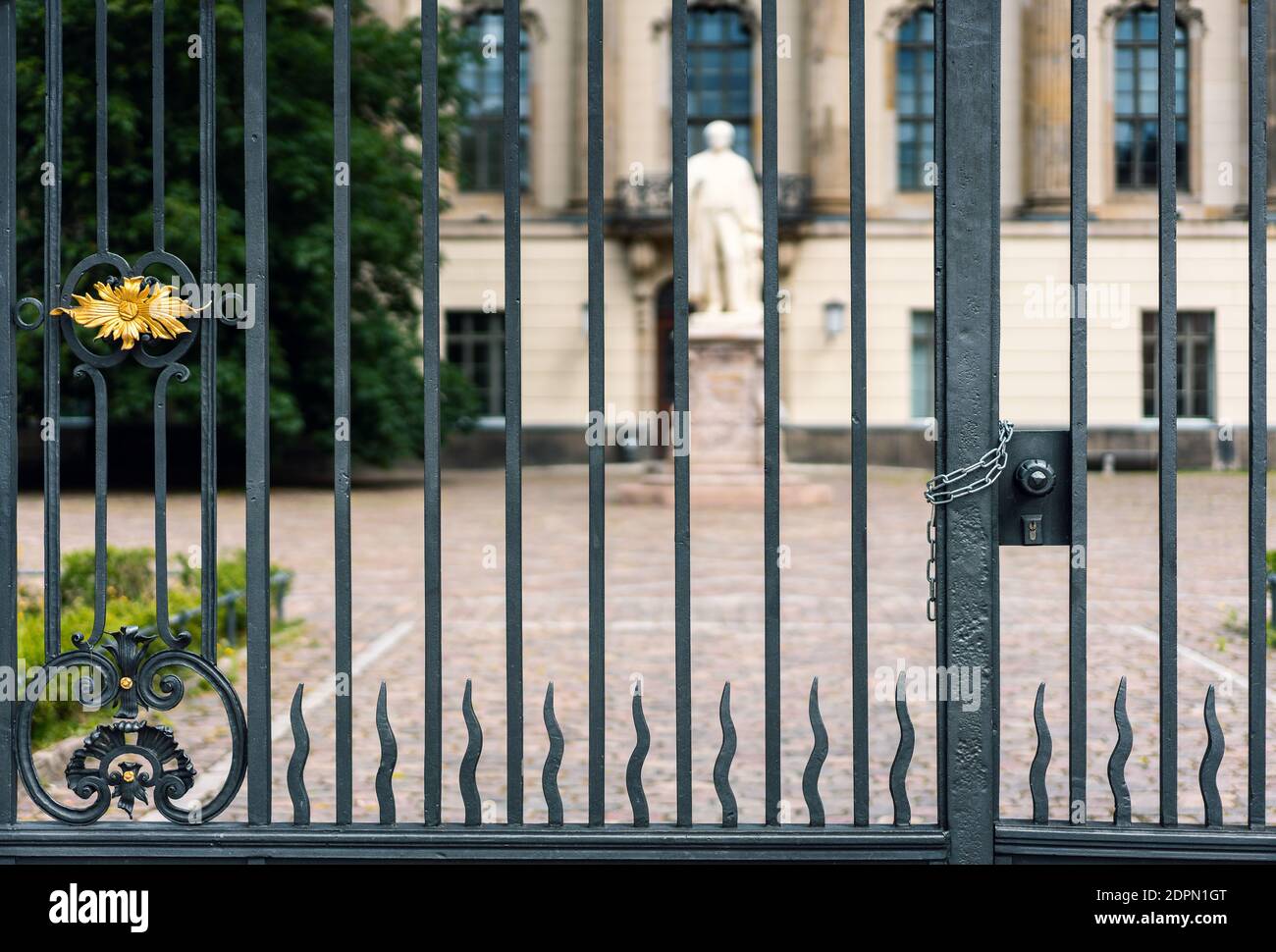 Security Chain At An Entrance Gate Stock Photo Alamy