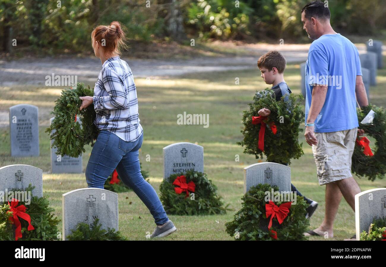 Bushnell, United States. 19th Dec, 2020. The family of Tampa