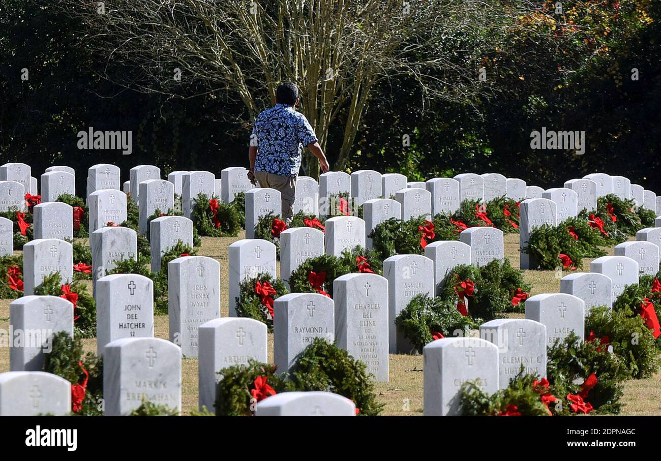 Bushnell, United States. 19th Dec, 2020. Wreaths are seen at the