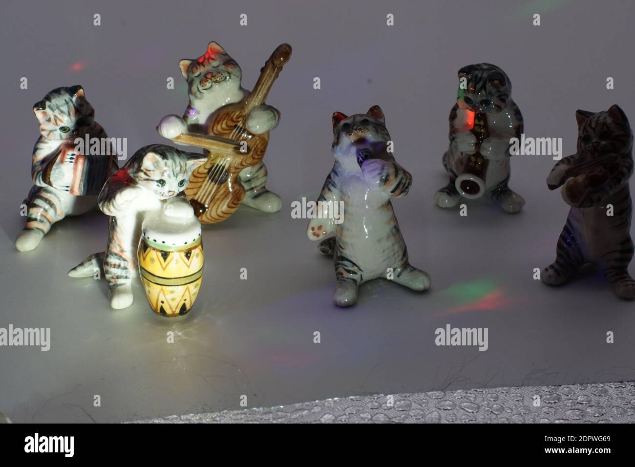 Pop Cat Instruments Cute decorative ceramic cat figurines playing different instruments ...