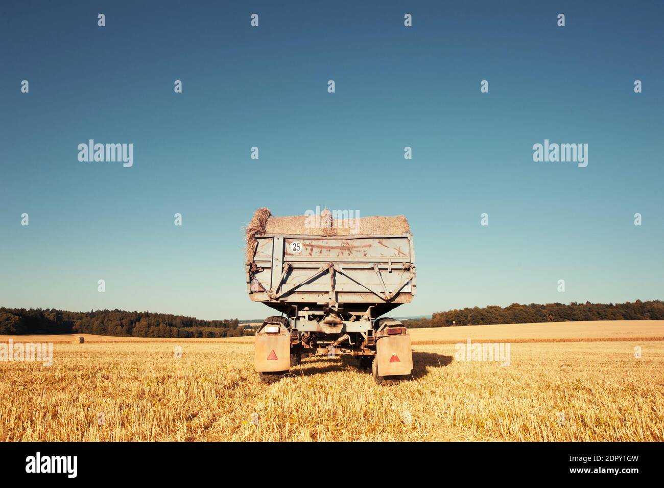 Farm hay cart hires stock photography and images Alamy