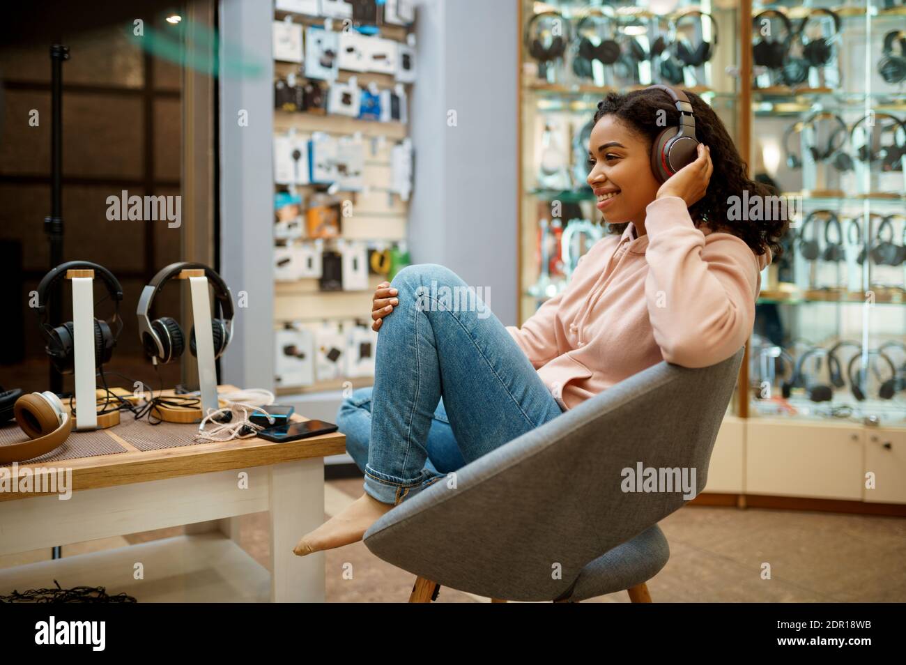 Electronic store display cd hi-res stock photography and images - Alamy