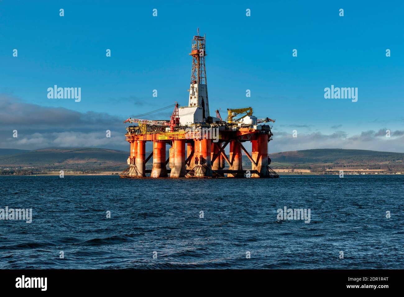 CROMARTY BLACK ISLE PENINSULAR SCOTLAND OIL RIG OR PLATFORM THE TRANSOCEAN LEADER MOORED IN THE CROMARTY FIRTH Stock Photo