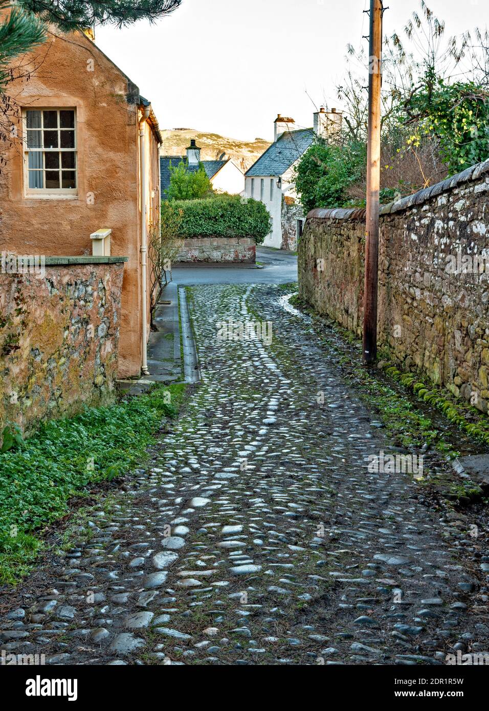 Old cobble stones hi-res stock photography and images - Alamy