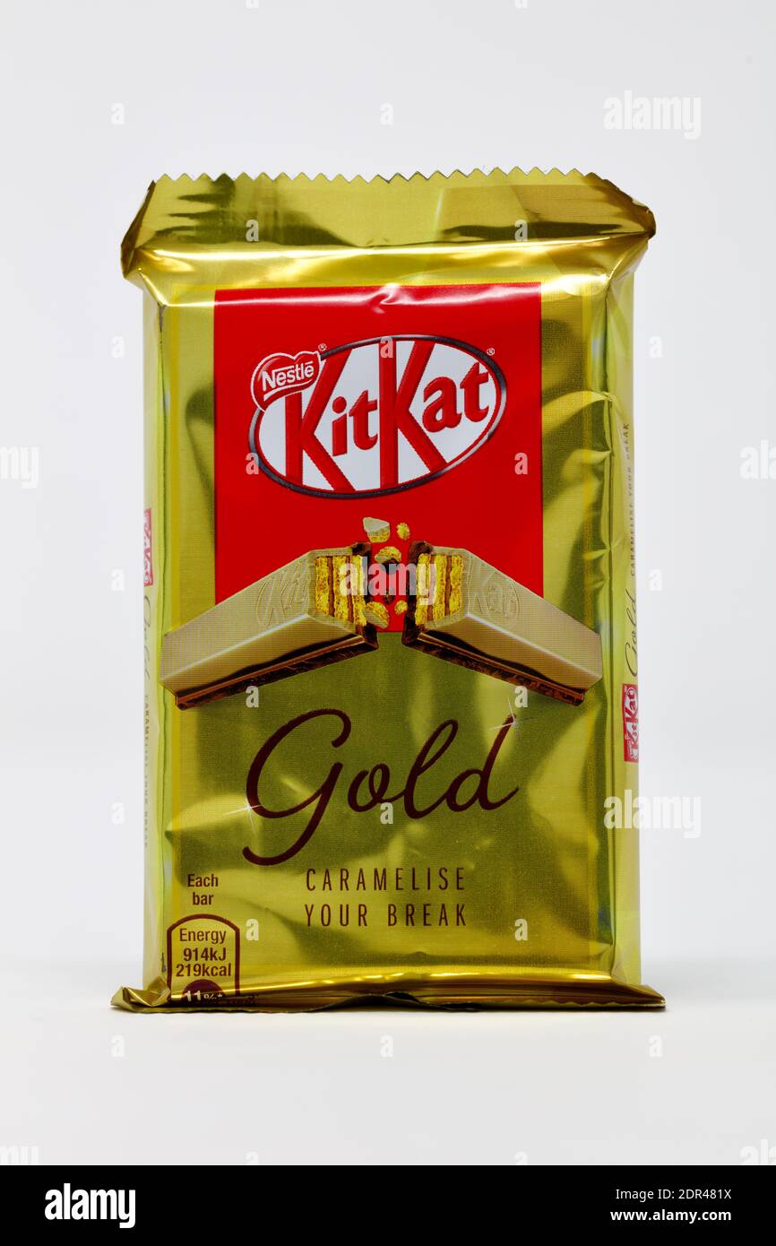 Nestle Kit Kat Gold Caramel Stock Photo Alamy