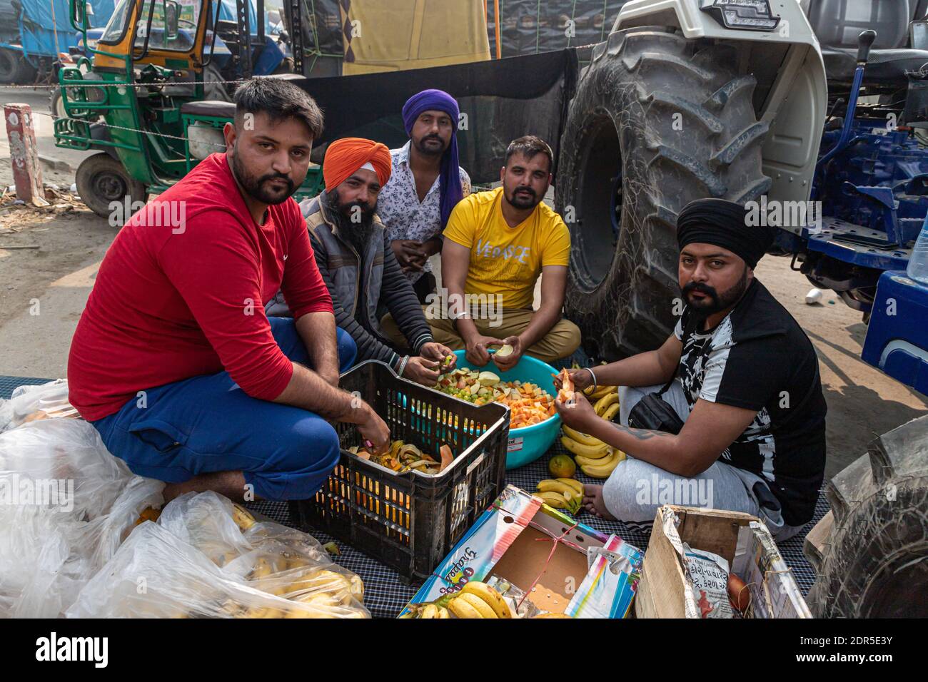 farmers are making food during the protest at delhi haryana border. Stock Photo