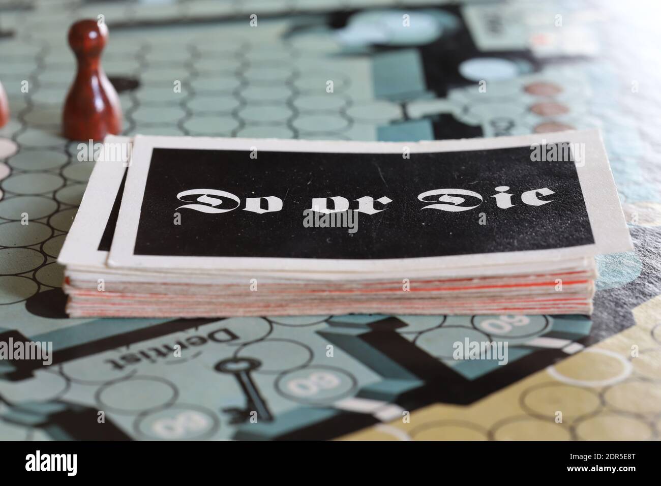 UK Escape from Colditz board game from the 1970s. Do or Die cards Stock Photo Alamy