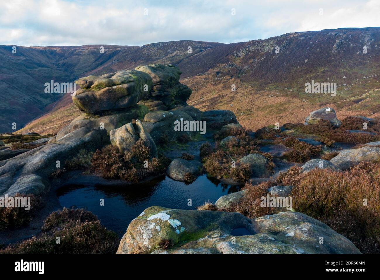 Weathered rocks on Ringing Roger. A sunny mid winter's day around Edale and Kinder Scout in the Peak District National Park, Derbyshire, UK Stock Photo