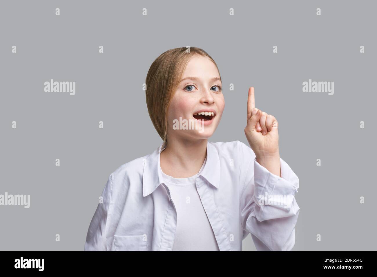 Pretty young girl portrait at studio Stock Photo - Alamy