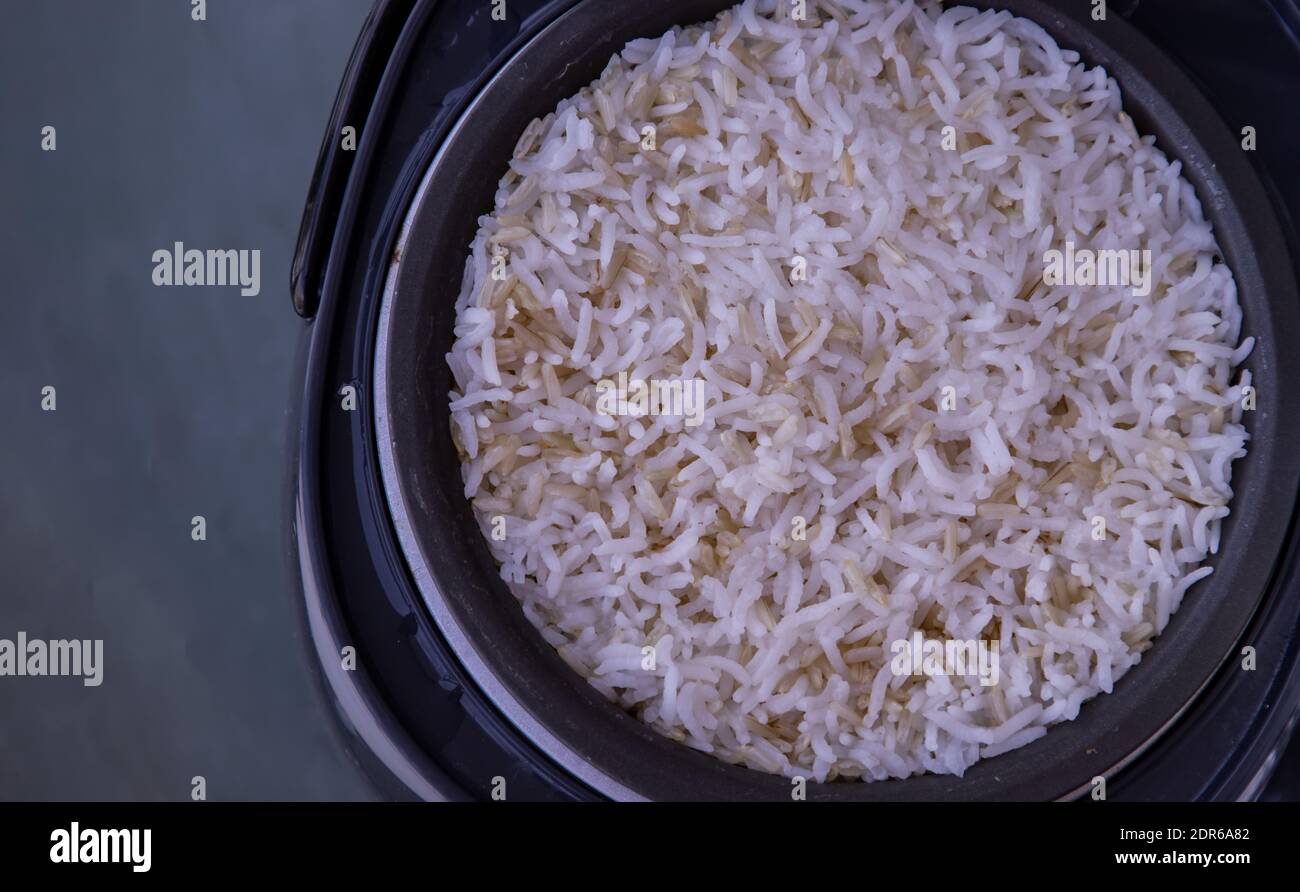 Jasmine rice Cooking mixed with Coarse brown rice (milled rice