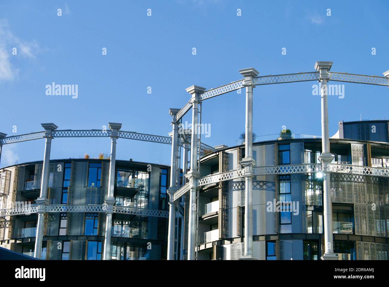 Gasholder flats kings cross hires stock photography and images Alamy