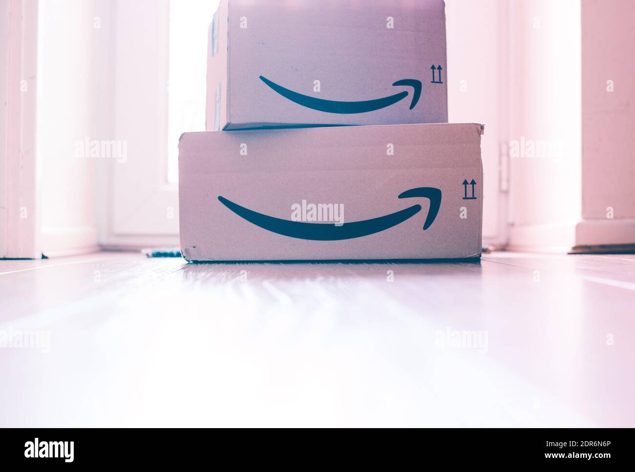 Amazon Prime Delivery High Resolution Stock Photography and Images Alamy