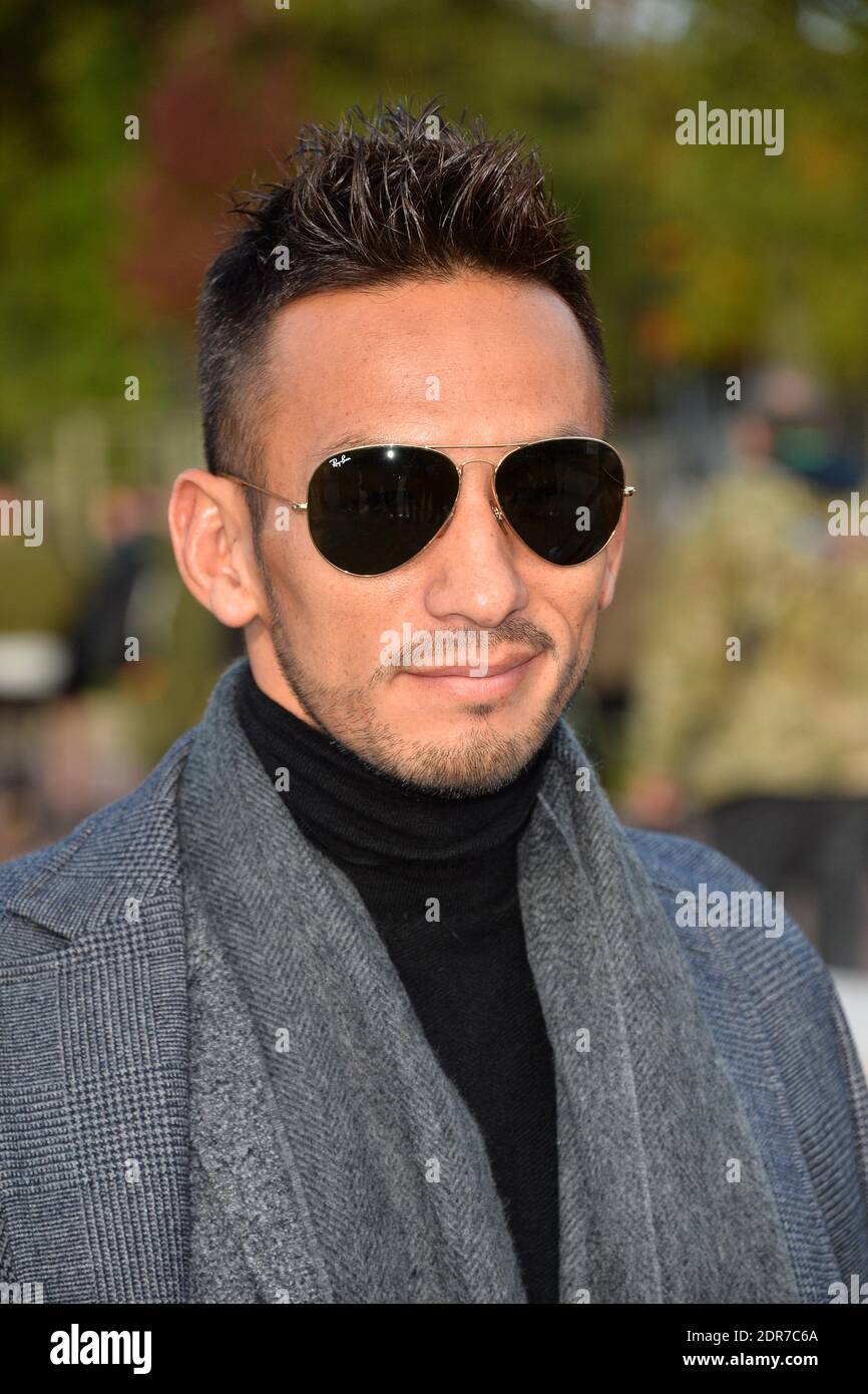 Hidetoshi Nakata attending Louis Vuitton's Spring Summer 2016 Ready-To-Wear  collection show held at Louis Vuitton Fondation in Paris, France, on  October 7, 2015. Photo by Laurent Zabulon/ABACAPRESS.COM Stock Photo - Alamy