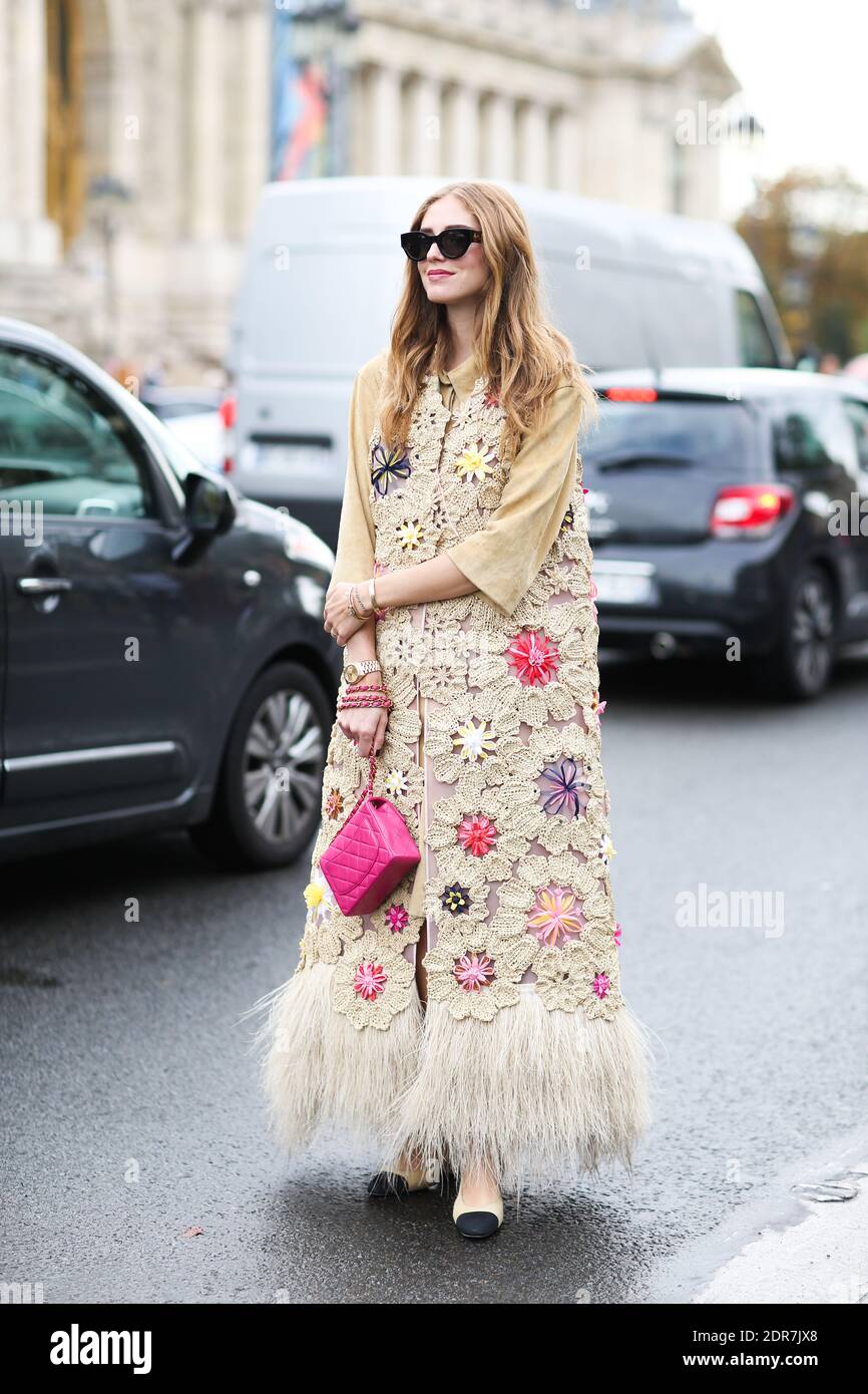 Street style, Chiara Ferragni arriving at Chanel Spring Summer 2016 show  held at Grand Palais, in Paris, France, on October 6th, 2015. Photo by  Marie-Paola Bertrand-Hillion/ABACAPRESS.COM Stock Photo - Alamy