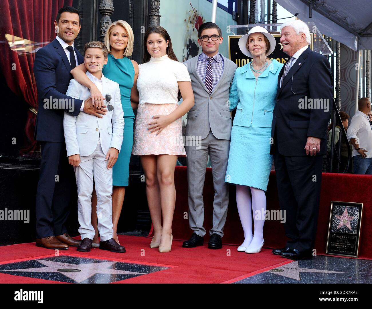 Kelly ripa and michael joseph consuelos hires stock photography and
