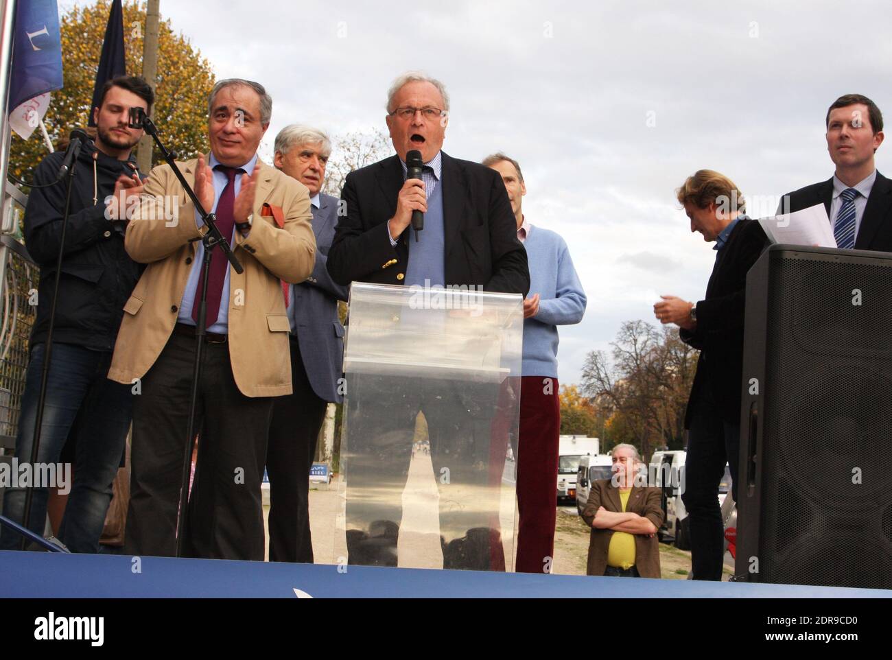 Anti-migrant rally in support of Hungarian Prime minister Viktor Orban policy, in font of Embassy of Hungary in Paris, France, on November 7th, 2015. The demonstration was organized by the far-right party Souverainete, independance et libertes (SIEL) affiliated to the Front national. Photo by Somer/ABACAPRESS.COM Stock Photo
