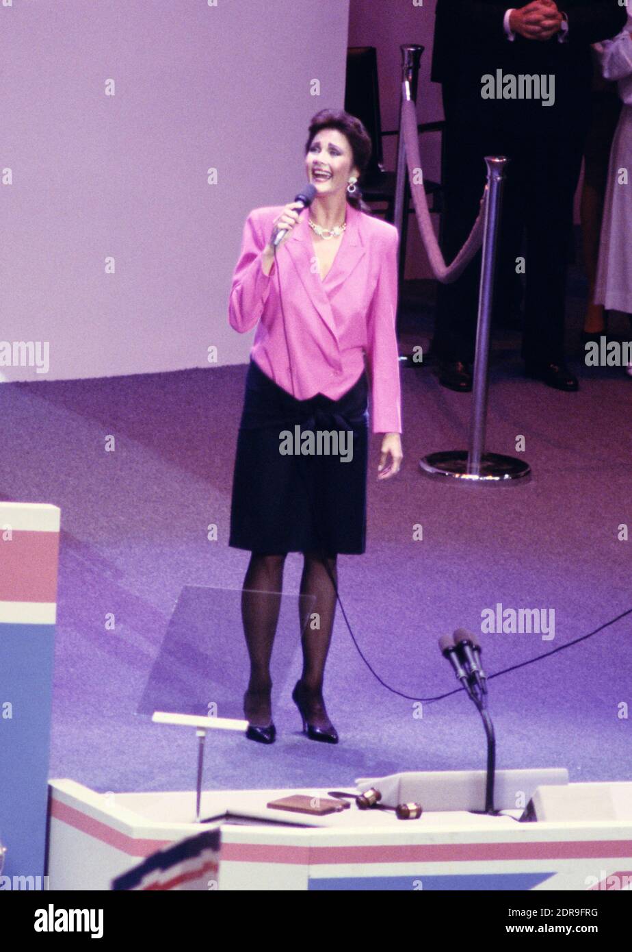 Actress Lynda Carter appears at the 1988 Democratic National Convention in the Omni Coliseum in Atlanta, Georgia on July 21, 1988. Photo by Arnie Sachs/CNP/ABACAPRESS.COM Stock Photo