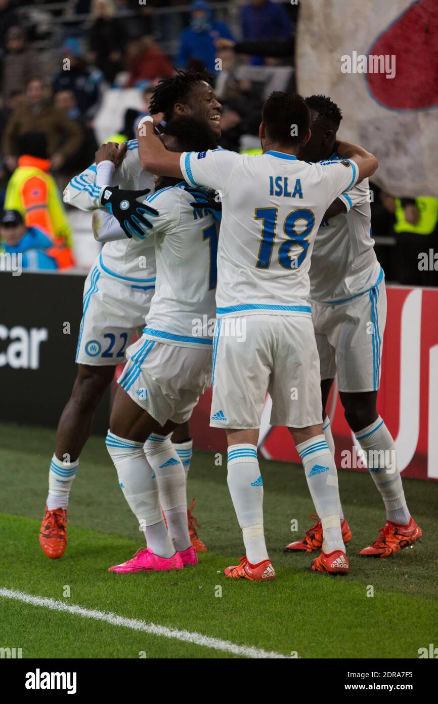 Marseille's players celebrate during the UEFA Europa League Group F soccer match, Olympique de Marseille Vs FC Groningen at Stade Vélodrome in Marseille, France on November 27th, 2015. Photo by Guillaume Chagnard/ABACAPRESS.COM Stock Photo