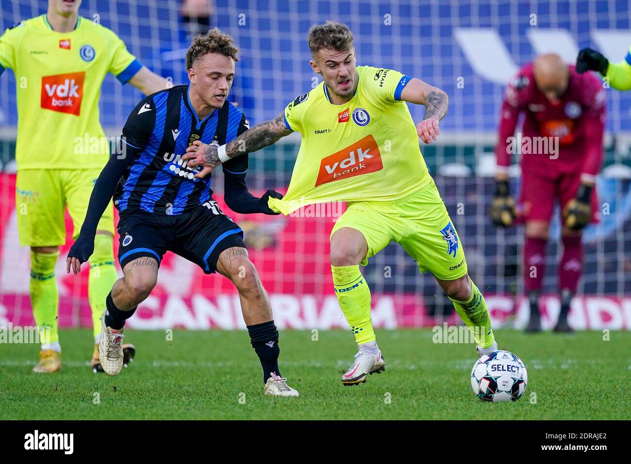 Brugge Belgium December Noa Lang Of Club Brugge Niklas Dorsch Of Kaa Gent During The Pro League Match Between Club Brugge And Kaa Gent At Jan Stock Photo Alamy Brugge Belgium December Noa Lang Of Club Brugge Niklas Dorsch Of Kaa Gent During The Pro League Match Between Club Brugge And Kaa Gent At Jan Stock Photo Alamy